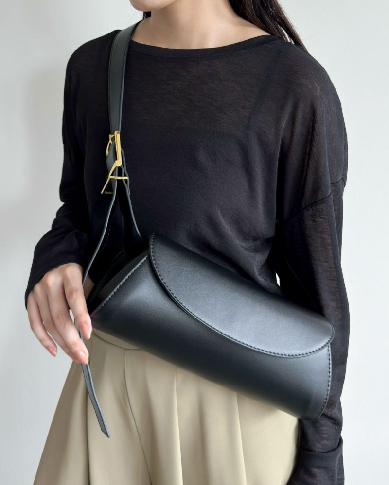 美品◇ANAYI ショルダーバッグ　ブラック　ハンドバッグ アニヤハインドマーチ Anya Hindmarch 【ANYA HINDMARCH】ANYA